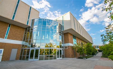 The library circulates 91,837 items per year. . Stewart library weber state